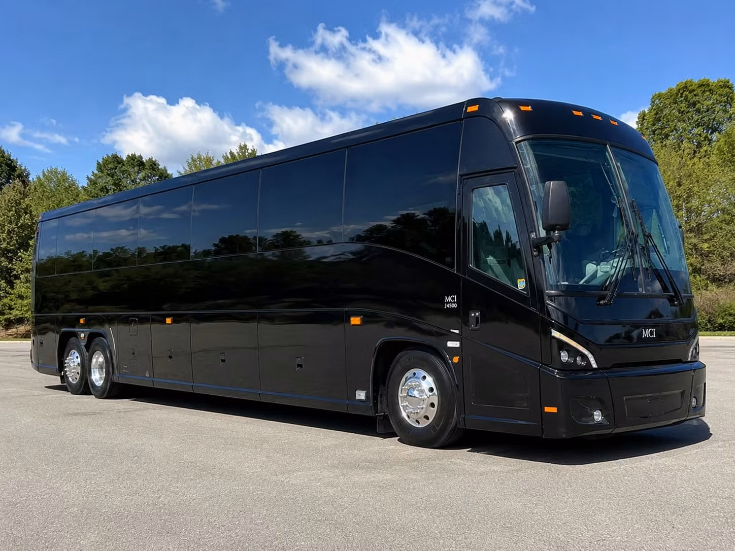 sporting event charter bus rentals from waterford to detroit and beyond